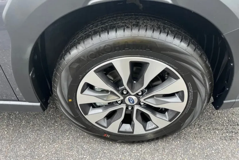 2025 Subaru Outback Touring XT photo 1