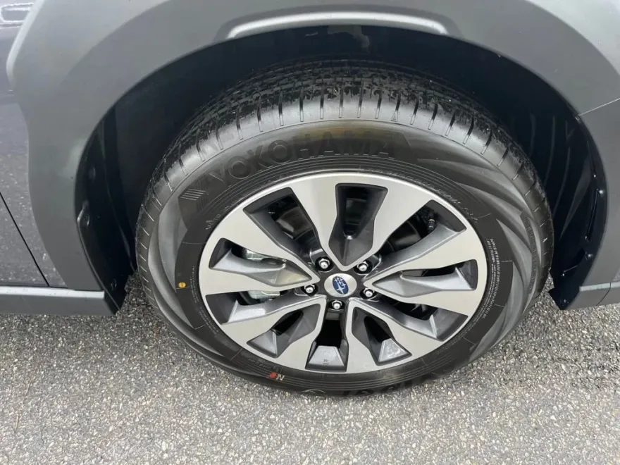 2025 Subaru Outback Touring XT photo 1