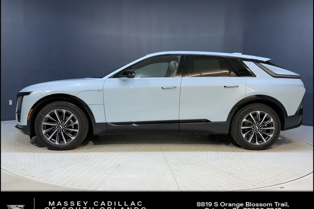 2025 Cadillac Lyriq Sport photo 1