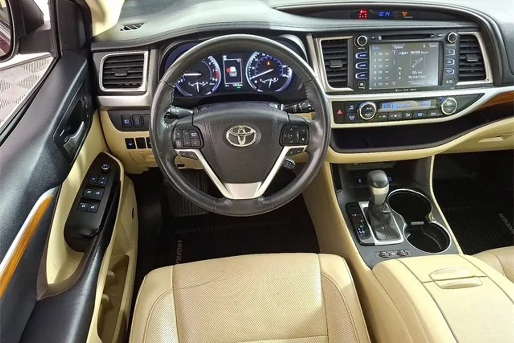 2017 Toyota Highlander Limited photo 1