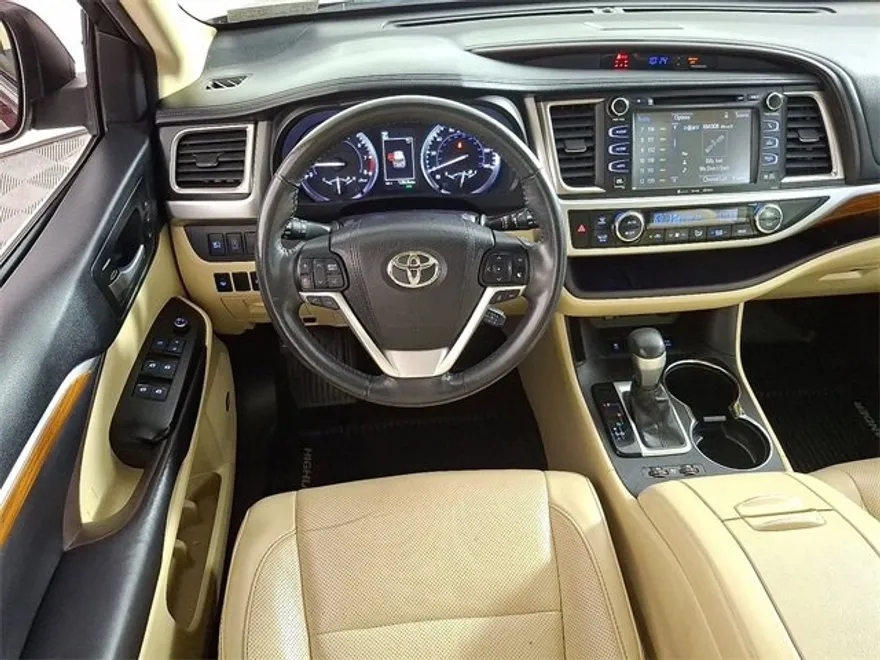 2017 Toyota Highlander Limited photo 1