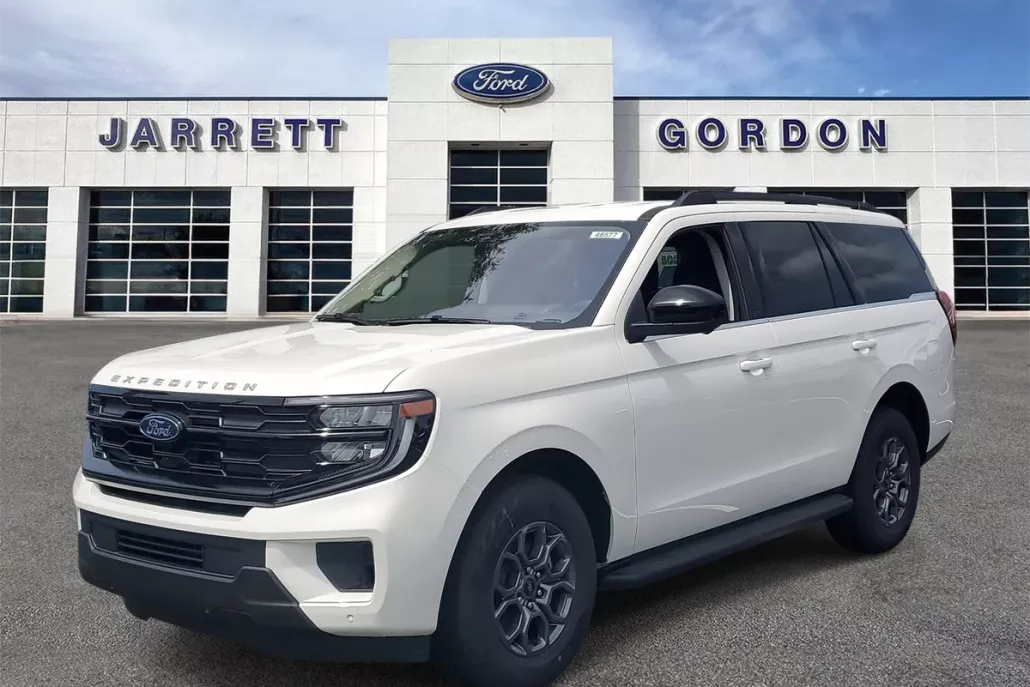 2025 Ford Expedition photo 1