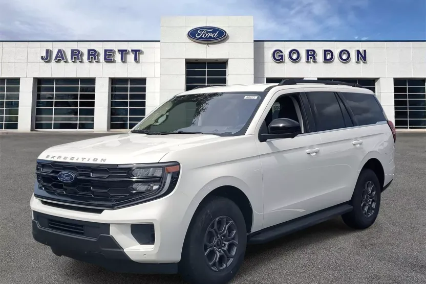 2025 Ford Expedition photo 1