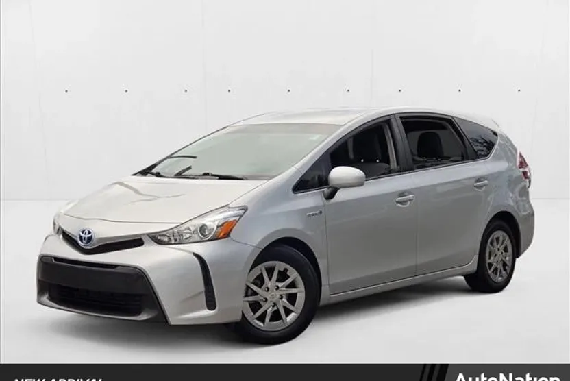 2017 Toyota Prius V Two photo 1