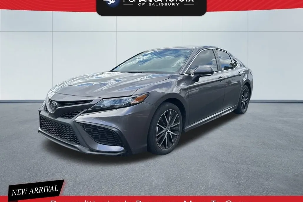 2023 Toyota Camry SE photo 1