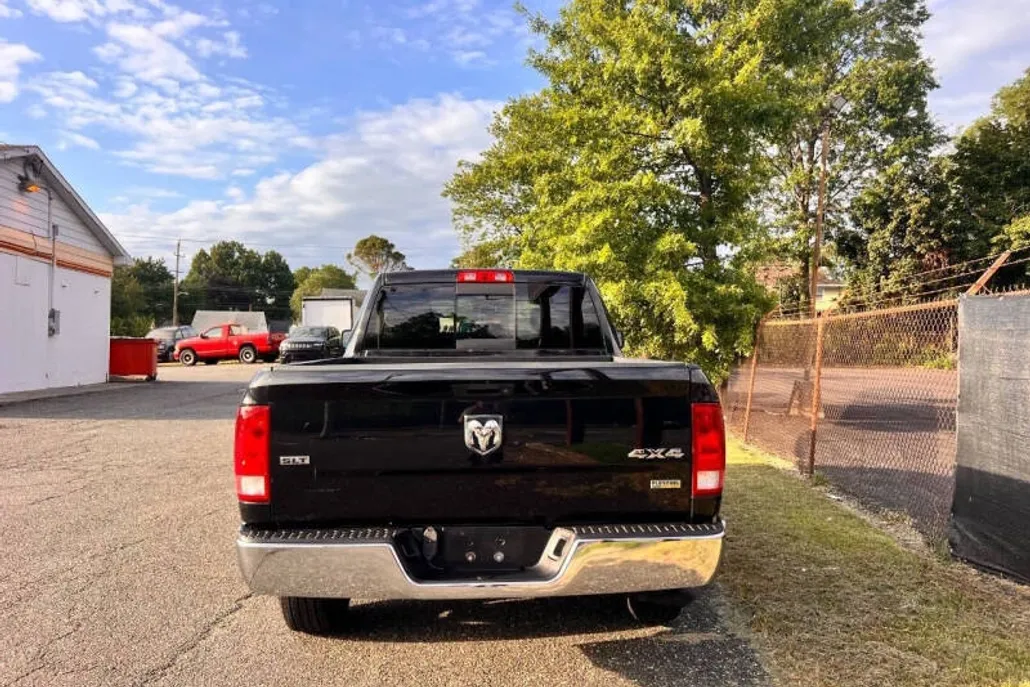 2016 Ram 1500 SLT photo 1