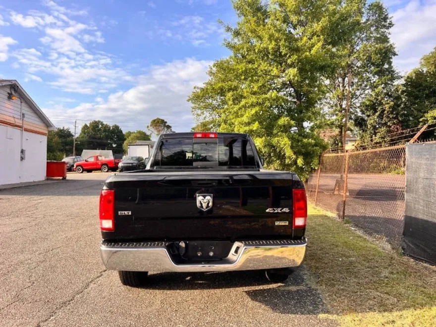 2016 Ram 1500 SLT photo 1