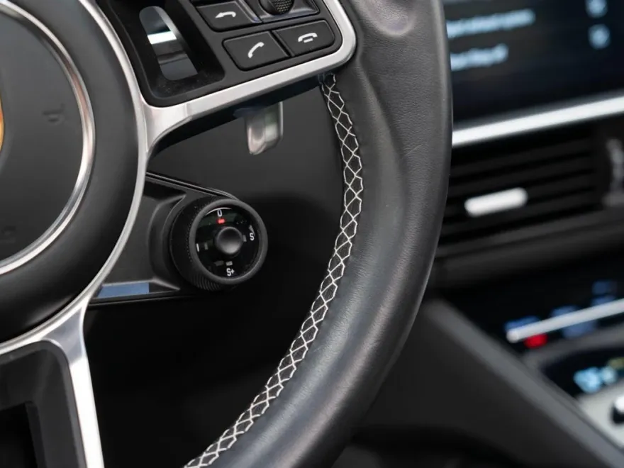 2022 Porsche Cayenne GTS photo 24
