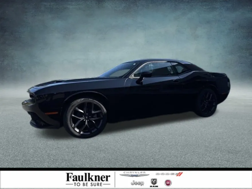 2022 Dodge Challenger SXT photo 1