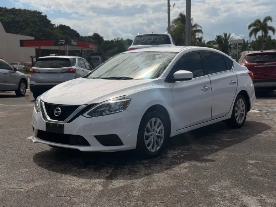 2019 Nissan Sentra SV photo 1