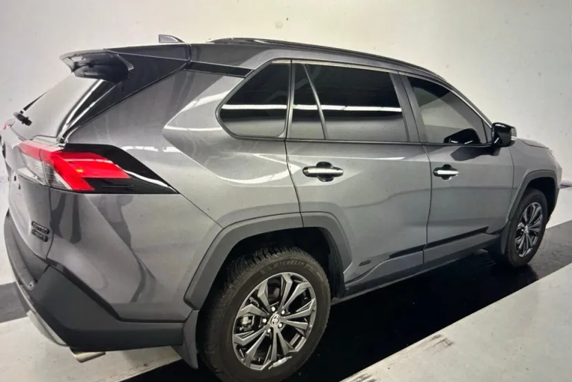 2023 Toyota RAV4 Hybrid Limited photo 1