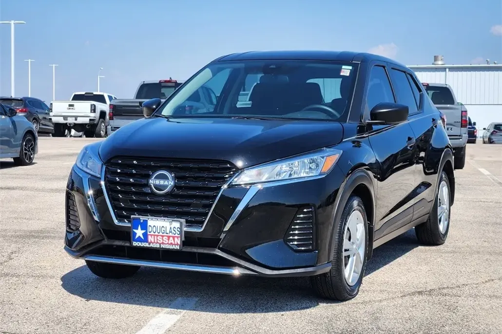 2023 Nissan Kicks S photo 1
