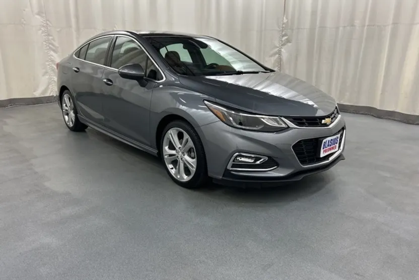 2018 Chevrolet Cruze Premier photo 1