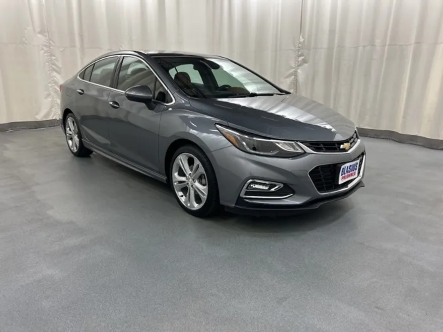 2018 Chevrolet Cruze Premier photo 1