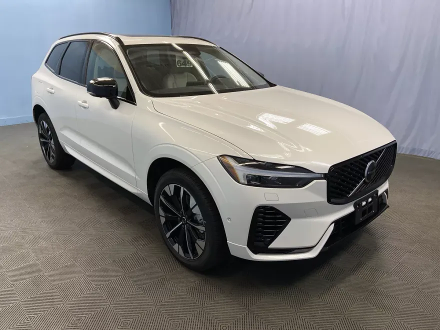 2026 Volvo XC60 Hybrid T8 photo 1