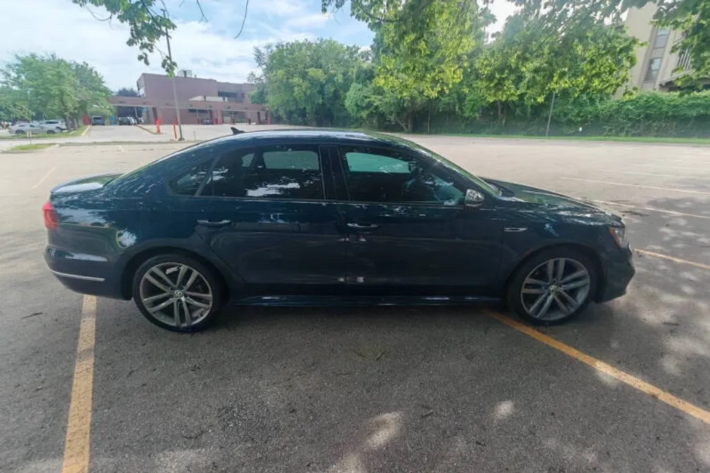 2018 Volkswagen Passat 2.0T S photo 1