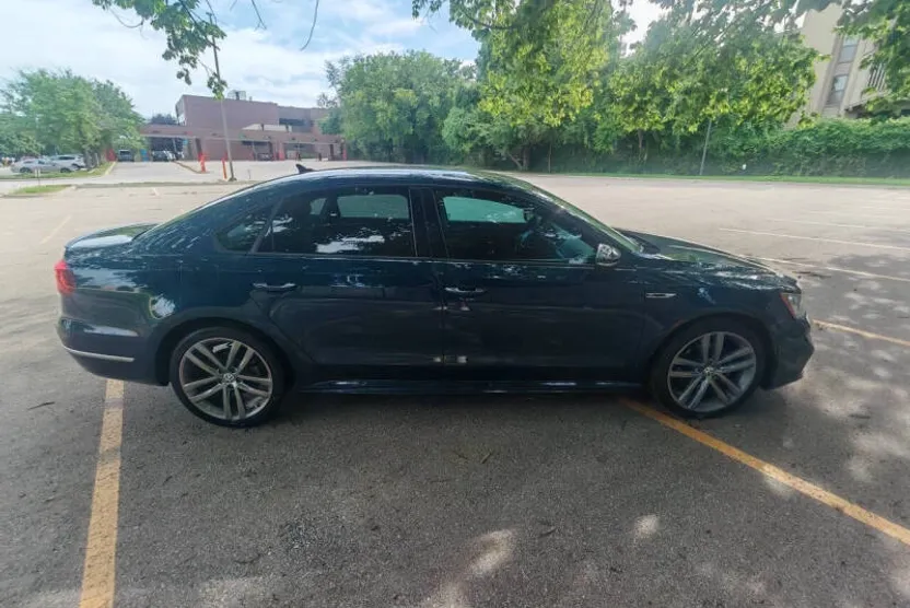 2018 Volkswagen Passat 2.0T S photo 1