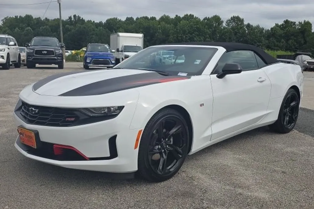 2023 Chevrolet Camaro 2LT photo 1
