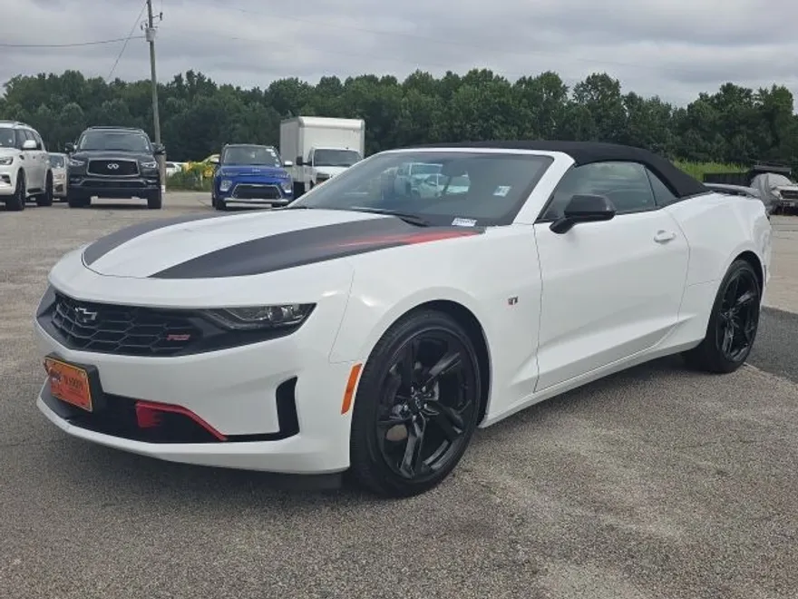 2023 Chevrolet Camaro 2LT photo 1