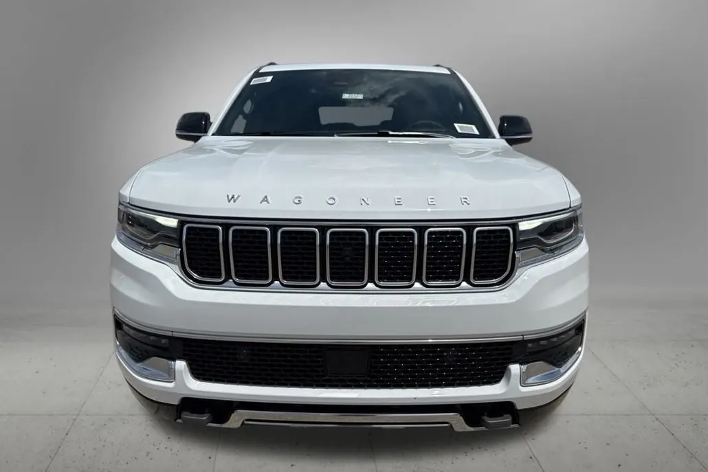 2025 Jeep Wagoneer L Series III photo 1
