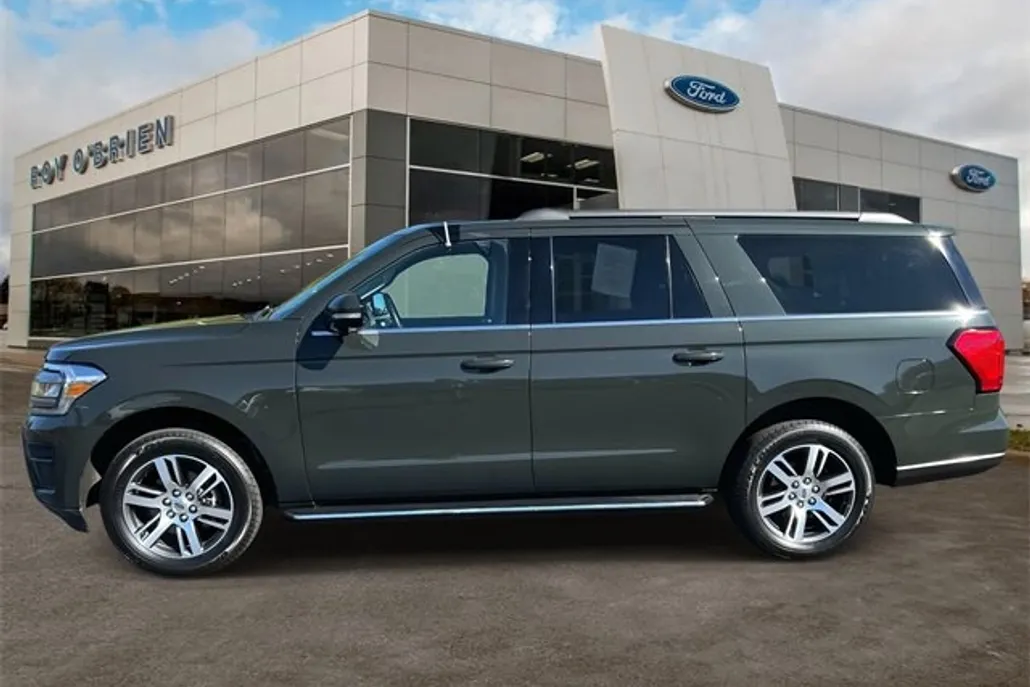 2022 Ford Expedition MAX XLT photo 1