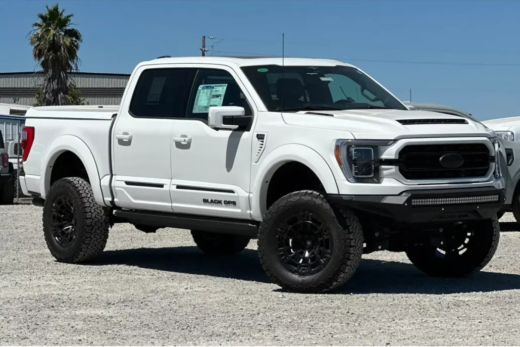 2023 Ford F-150 Lariat photo 1