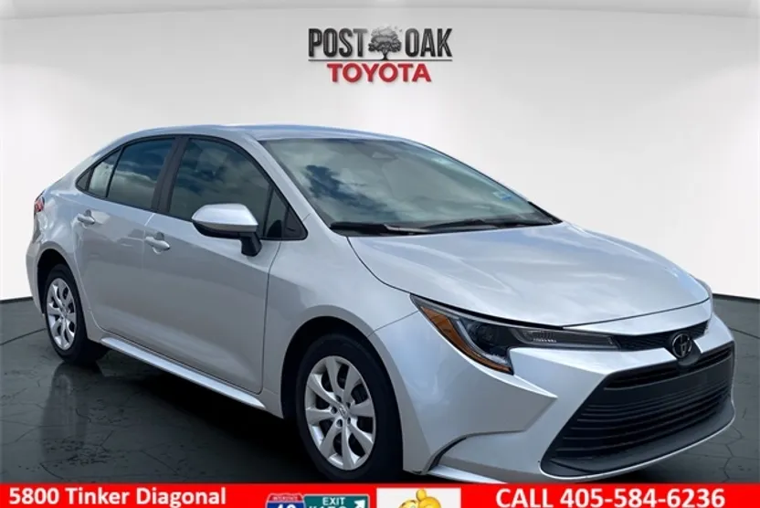 2024 Toyota Corolla LE photo 1