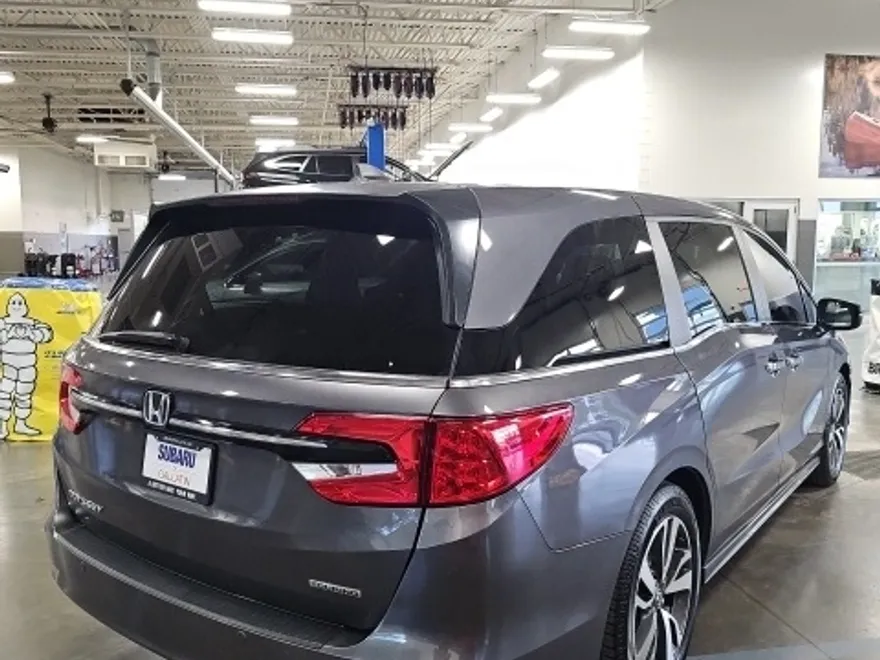 2022 Honda Odyssey Touring photo 1