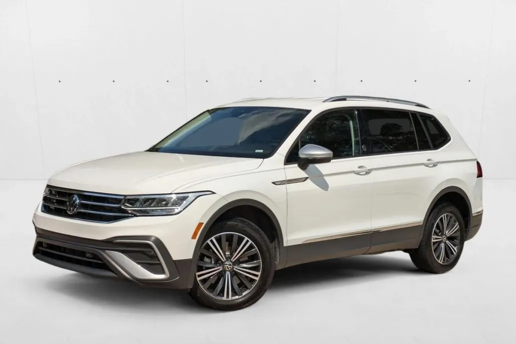 2024 Volkswagen Tiguan Wolfsburg Edition photo 1