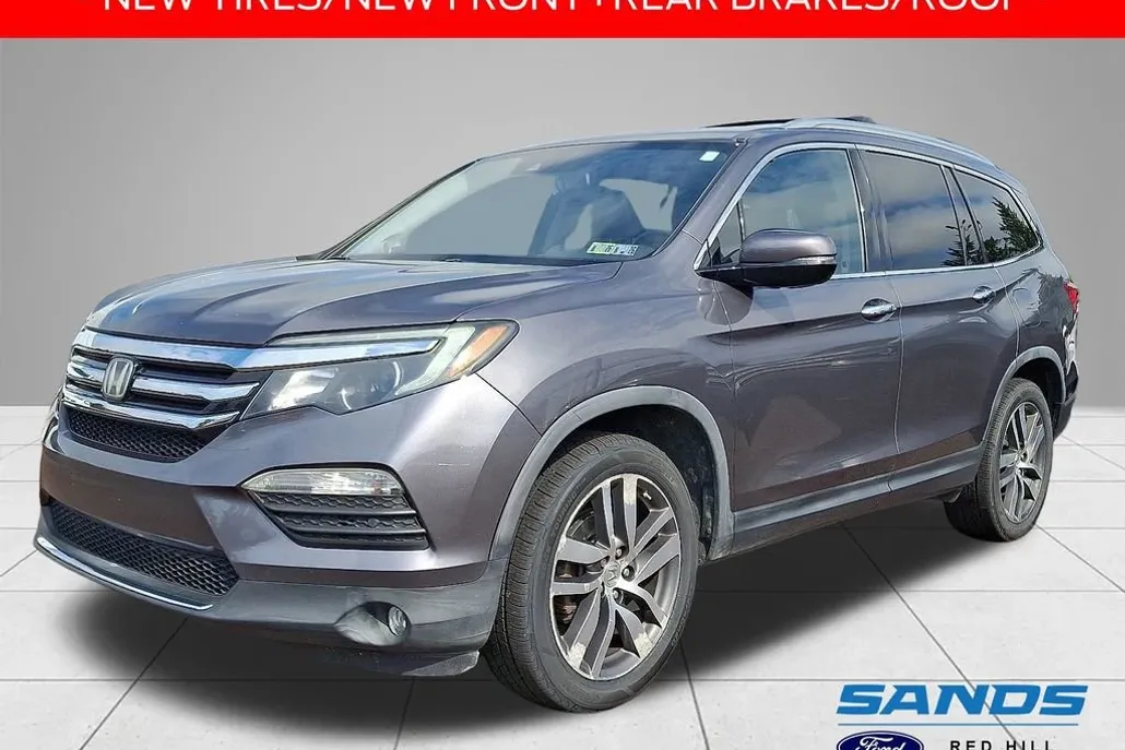 2017 Honda Pilot Touring photo 1