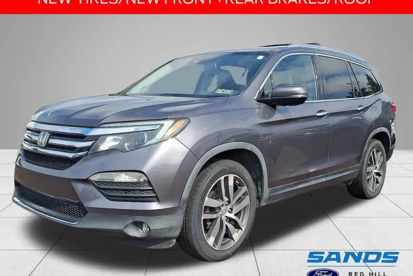 2017 Honda Pilot Touring photo 1