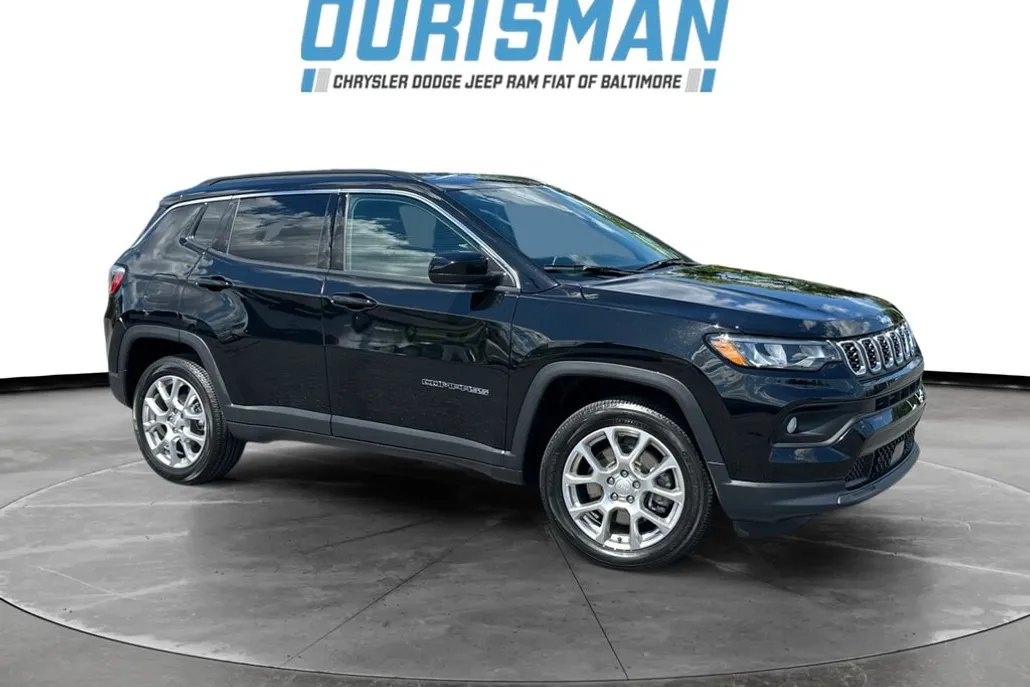 2024 Jeep Compass Latitude Lux photo 1