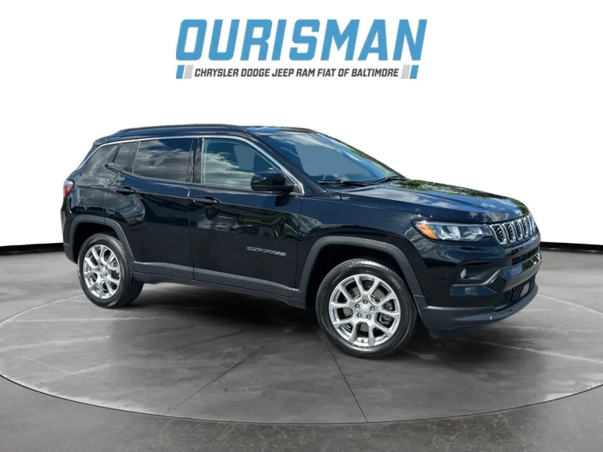 2024 Jeep Compass Latitude Lux photo 1