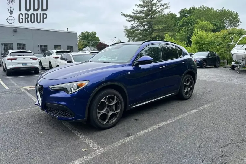2022 Alfa Romeo Stelvio Ti photo 1