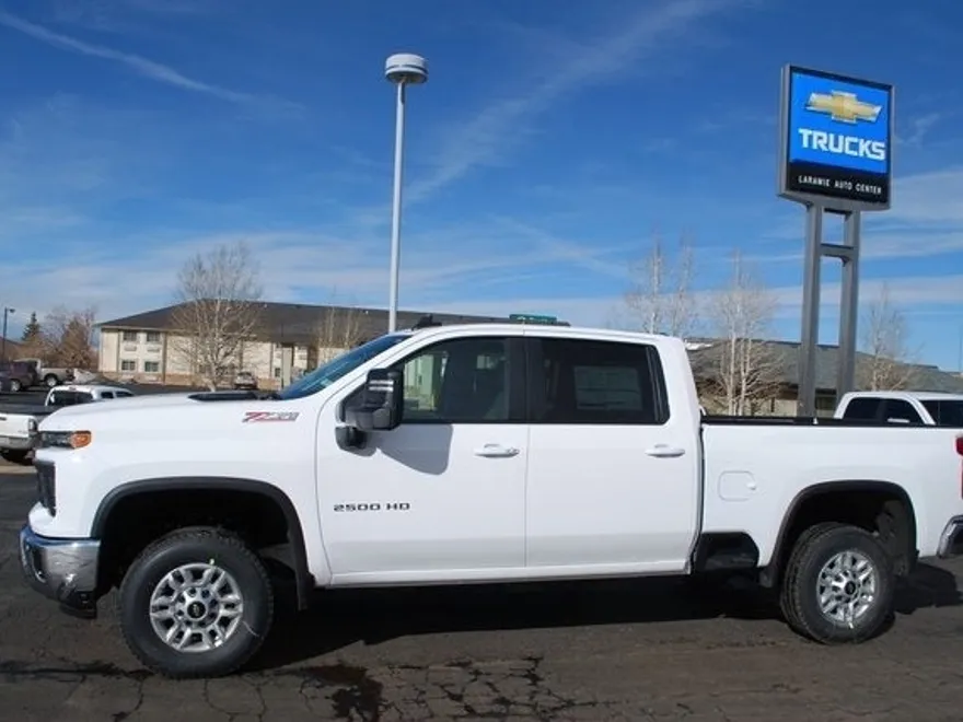 2025 Chevrolet Silverado 2500HD LT photo 1