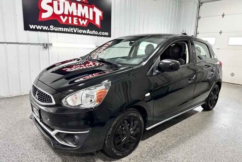 2017 Mitsubishi Mirage ES photo 1
