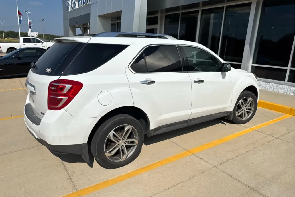 2017 Chevrolet Equinox Premier photo 1