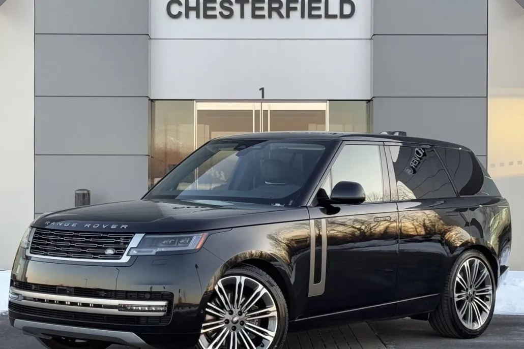 2025 Land Rover Range Rover SE photo 1