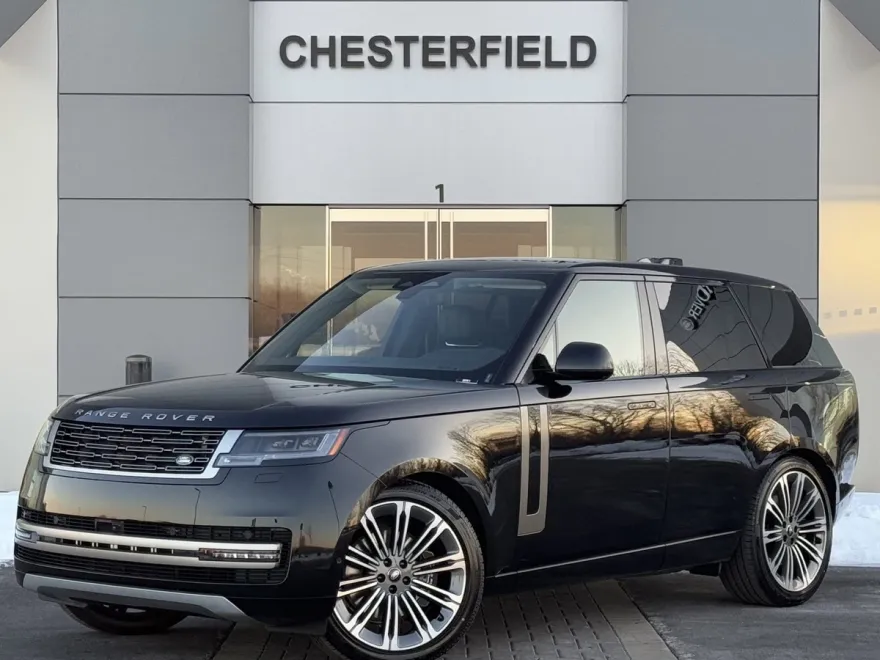 2025 Land Rover Range Rover SE photo 1