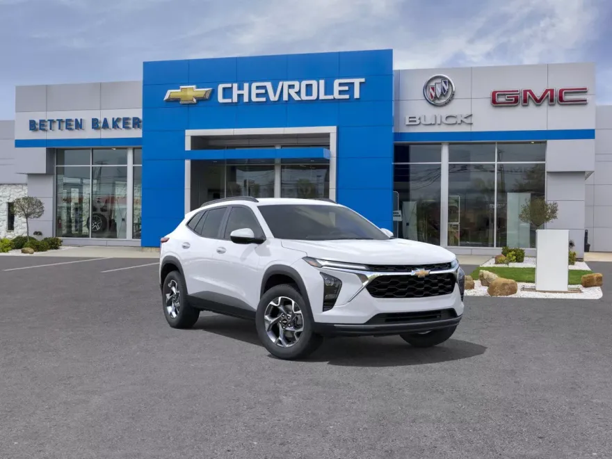2025 Chevrolet Trax LT photo 1