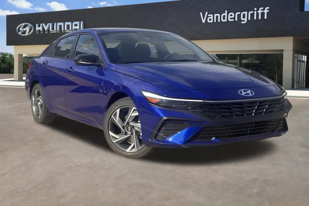 2025 Hyundai Elantra SEL Sport photo 1