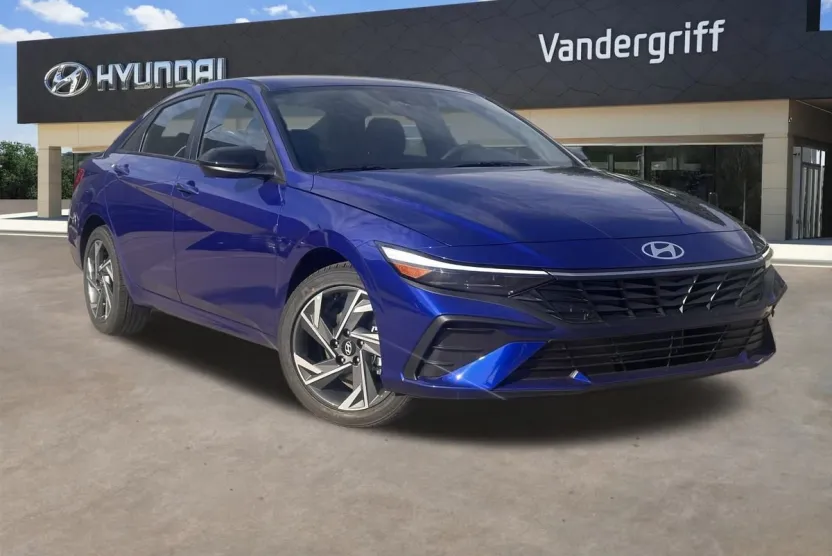 2025 Hyundai Elantra SEL Sport photo 1