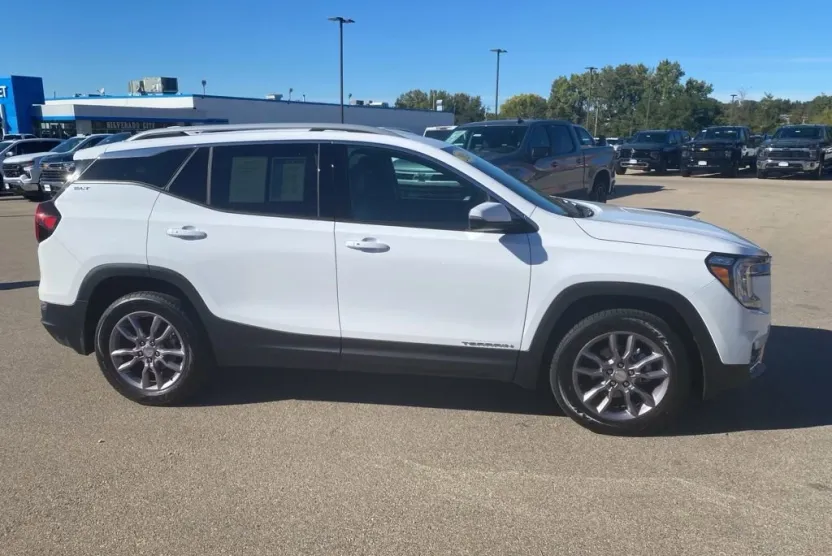 2024 Gmc Terrain SLT photo 1