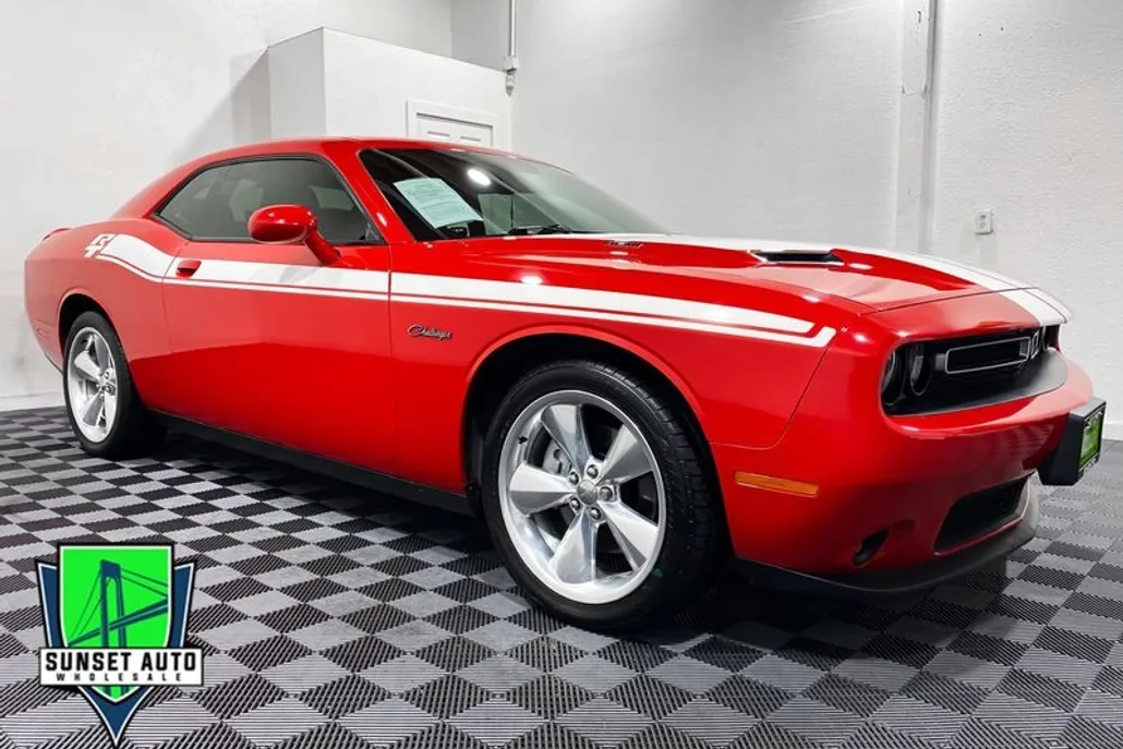 2015 Dodge Challenger R/T Plus photo 1