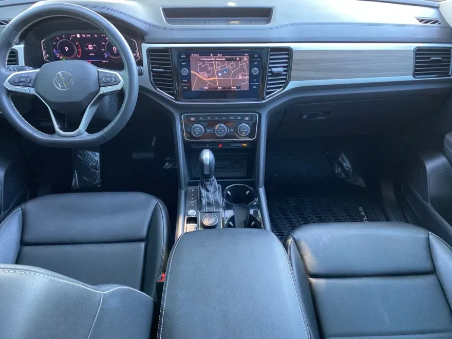 2023 Volkswagen Atlas SEL photo 1
