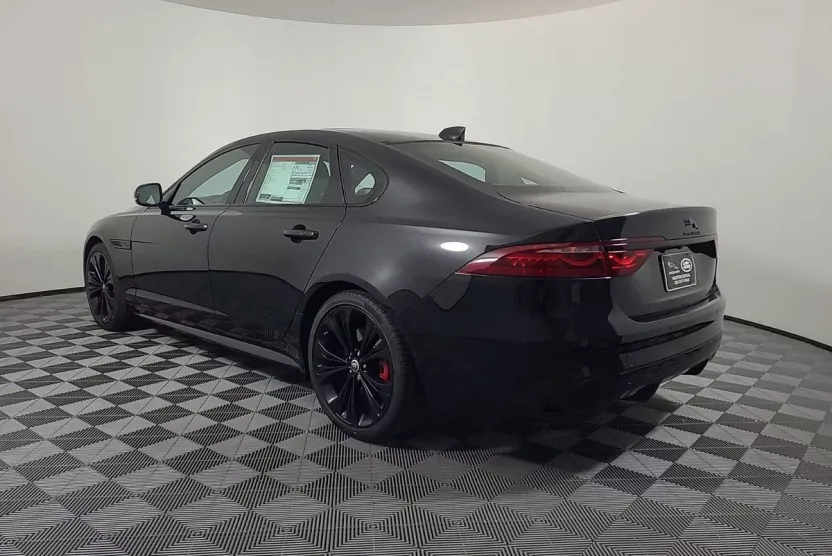 2024 Jaguar XF R-Dynamic SE photo 1