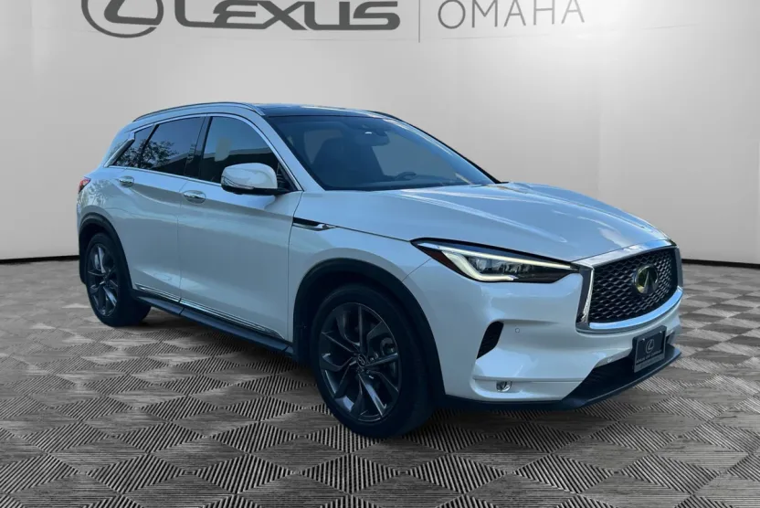 2019 Infiniti QX50 Essential AWD photo 1