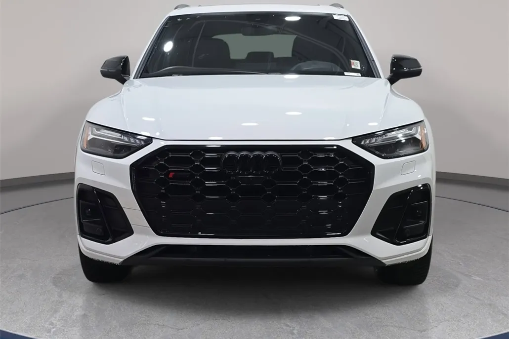 2024 Audi SQ5 Prestige photo 1