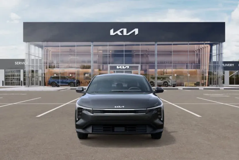 2025 Kia K4 LXS photo 1