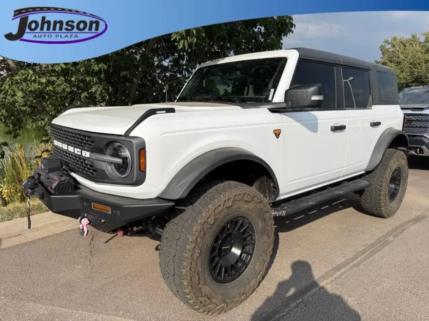 2023 Ford Bronco Base photo 1